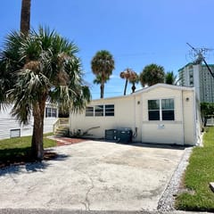 Beach Place (N2026)