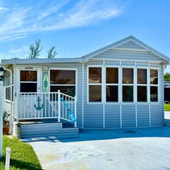 Beach Hideaway (N2070)