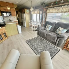 Seaside Haven Bungalow (V720)