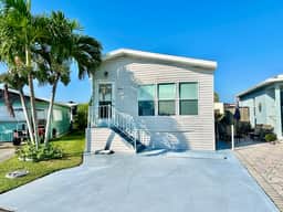 Shell Haven Bungalow (N590) - Image 2