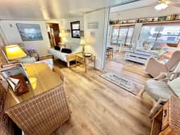 Beach Hideaway (N2070) - Image 4