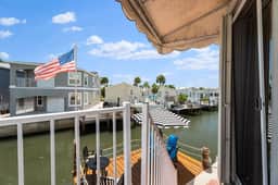 Island Dock House(1143) - Image 3