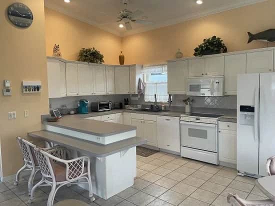 Tropical Breeze Retreat (N354) - Image 3