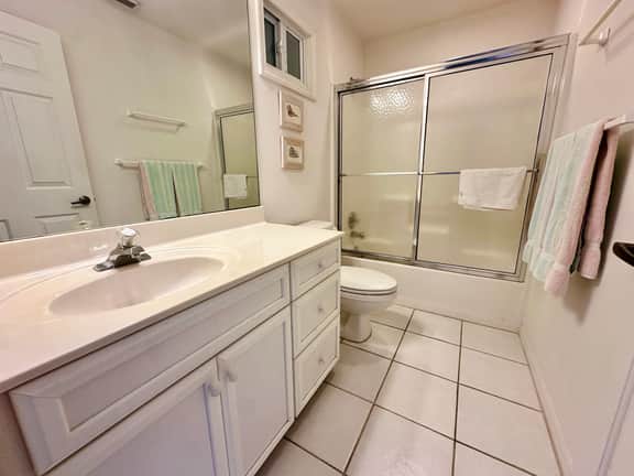 Island View Retreat (N442) - Image 4