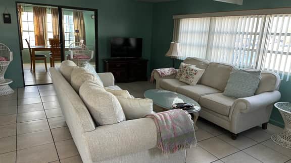 Beach Place (N2026) - Image 4