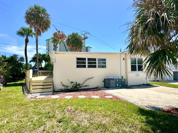Beach Place (N2026) - Image 2