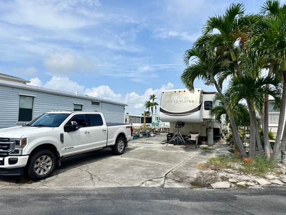Venture Three 693 - Image 2