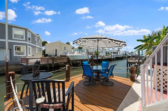 Island Dock House(1143) - Image 2