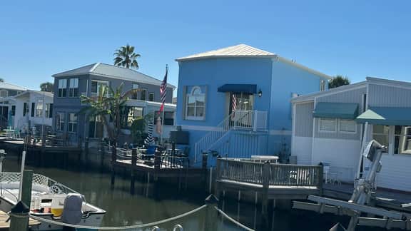 Island Dock House(1143) - Image 5
