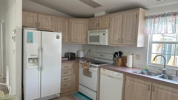 Jo-Mamas Place (2142) - Image 5