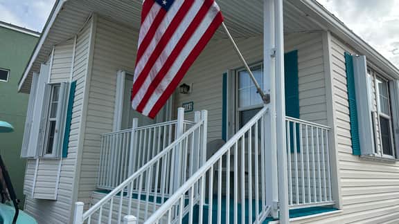 Jo-Mamas Place (2142) - Image 2