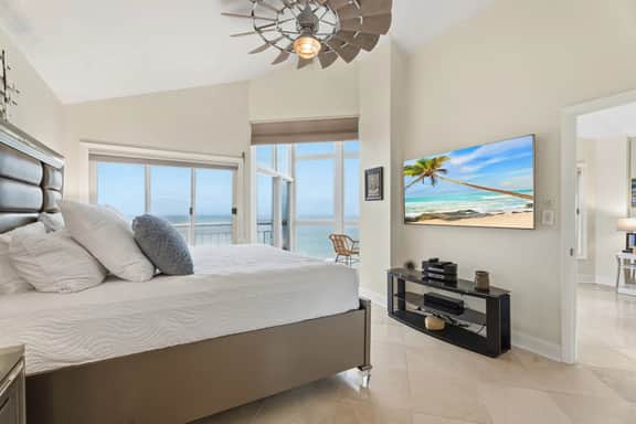 Penthouse By the Sea - Image 2
