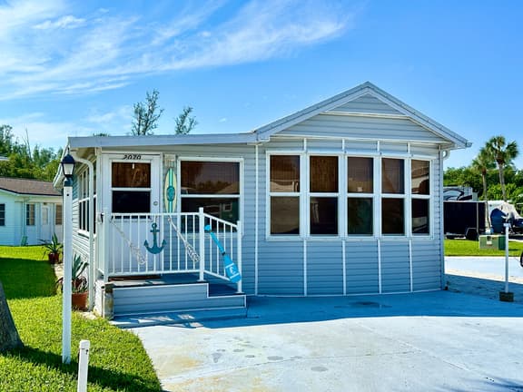 Beach Hideaway (N2070) - Image 1