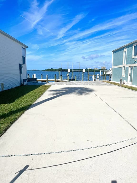 Nettles Island 0009 - Image 1