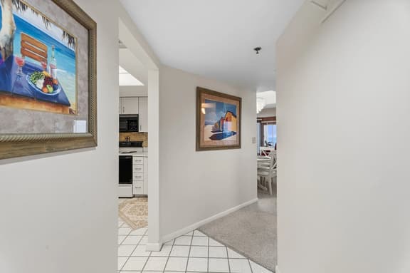 High Tide Hideaway - Image 1